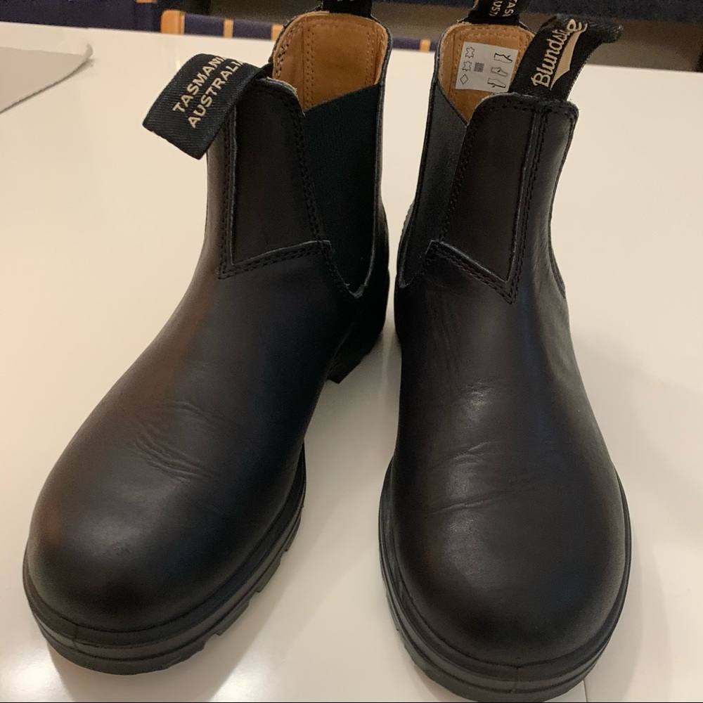Blundstone Chelsea Boots, Size 8.5